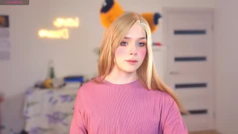 Snapshot of _yourfoxy_ chatting on 10-12-25, 02:27 LITTLE FOX online show from 10-12-25, 02:27