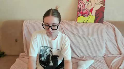 Snapshot of _yourhotangel_ chatting on 06-26-26, 06:29 Eva online show from 06-26-26, 06:29