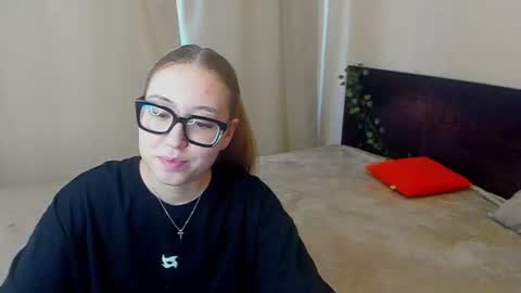 Snapshot of _yourhotangel_ chatting on 07-07-26, 06:58 Eva online show from 07-07-26, 06:58