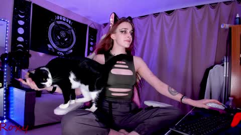 Roxy online show from 12-15-24, 03:13