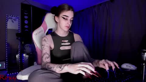 Roxy online show from 10-08-25, 02:20