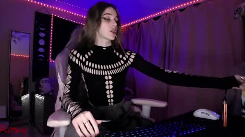 Snapshot of _yourwetdreams_ chatting on 04-23-26, 03:14 Roxy online show from 04-23-26, 03:14