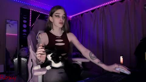 Snapshot of _yourwetdreams_ chatting on 04-29-26, 05:30 Roxy online show from 04-29-26, 05:30
