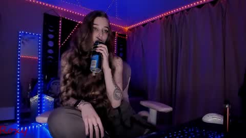 Snapshot of _yourwetdreams_ chatting on 05-15-26, 07:32 Roxy online show from 05-15-26, 07:32