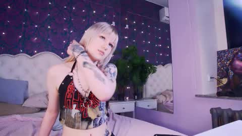 Snapshot of _yummi_ chatting on 03-15-26, 08:37 Emy online show from 03-15-26, 08:37
