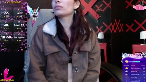 Yuyi online show from 01-31-25, 02:49