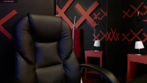 Yuyi online show from 02-07-25, 11:12