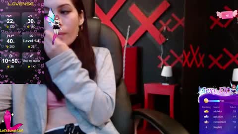 Yuyi online show from 03-09-25, 02:21