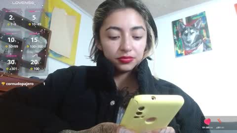 Snapshot of _zoebakers chatting on 01-23-25, 01:24 Zoe online show from 01-23-25, 01:24