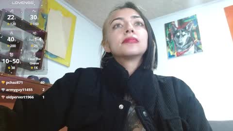 Snapshot of _zoebakers chatting on 01-29-25, 12:45 Zoe online show from 01-29-25, 12:45