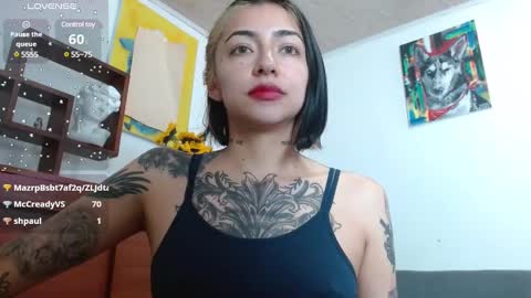 Snapshot of _zoebakers chatting on 02-05-25, 01:33 Zoe online show from 02-05-25, 01:33