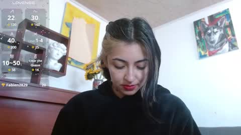 Snapshot of _zoebakers chatting on 02-06-25, 01:32 Zoe online show from 02-06-25, 01:32