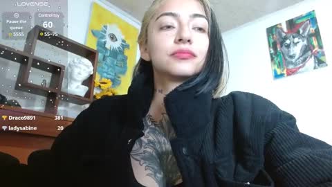 Snapshot of _zoebakers chatting on 02-12-25, 01:37 Zoe online show from 02-12-25, 01:37