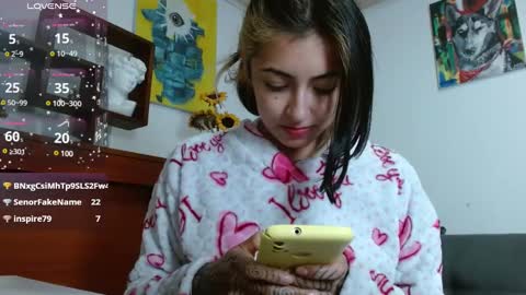 Snapshot of _zoebakers chatting on 02-25-25, 01:06 Zoe online show from 02-25-25, 01:06