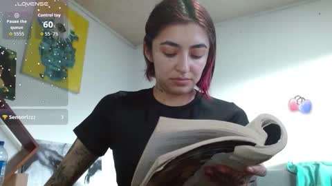 Snapshot of _zoebakers chatting on 10-24-25, 10:17 Zoe online show from 10-24-25, 10:17