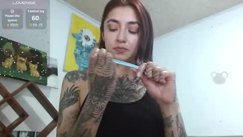 Snapshot of _zoebakers chatting on 11-25-25, 02:33 Zoe online show from 11-25-25, 02:33