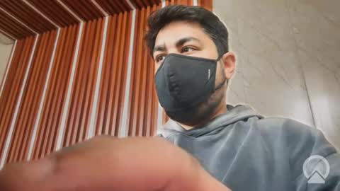 Sleepy owl online show from 11-15-25, 09:06