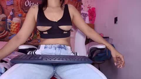 Aisha online show from 10-03-25, 11:51