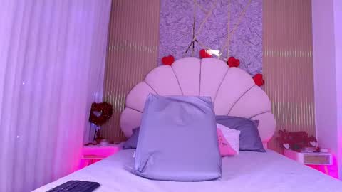 Aisha online show from 02-04-26, 12:00