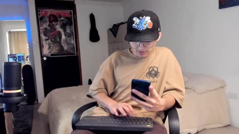 Snapshot of a_lejandro_08 chatting on 12-08-24, 04:07 alejo online show from 12-08-24, 04:07