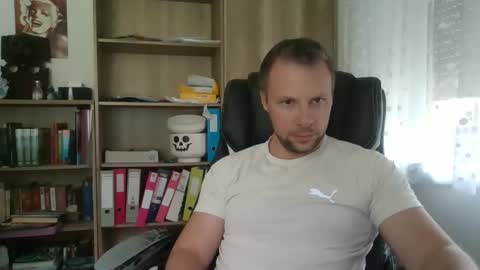 Long distance cumshot online show from 05-19-26, 09:37