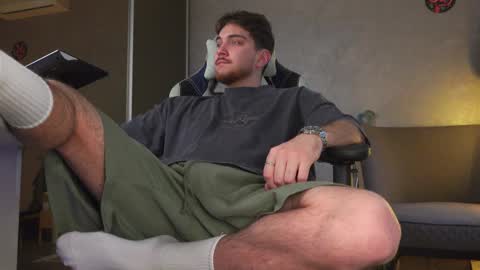 Alex online show from 10-19-25, 06:36