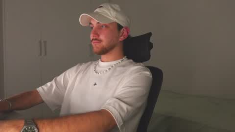 Snapshot of aalexxxxxx chatting on 07-08-26, 02:38 Alex online show from 07-08-26, 02:38