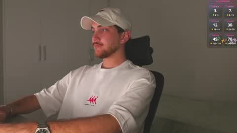 Snapshot of aalexxxxxx chatting on 07-10-26, 02:49 Alex online show from 07-10-26, 02:49