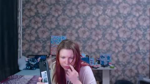 Snapshot of aalicebubble chatting on 06-14-26, 07:38 Alice online show from 06-14-26, 07:38