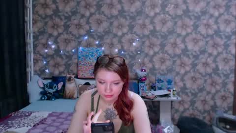 Snapshot of aalicebubble chatting on 06-19-26, 07:06 Alice online show from 06-19-26, 07:06