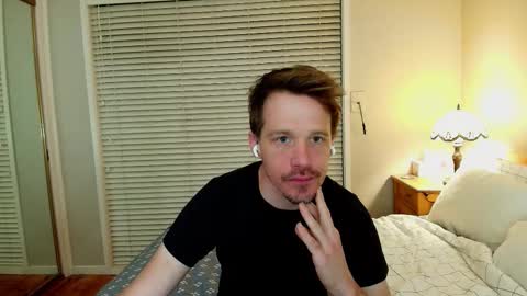 Snapshot of aanal341330 chatting on 12-20-25, 08:16 Kris online show from 12-20-25, 08:16