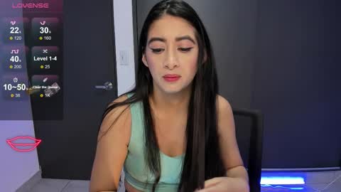 Snapshot of aandreamartinez1 chatting on 10-10-25, 03:27 andrea online show from 10-10-25, 03:27