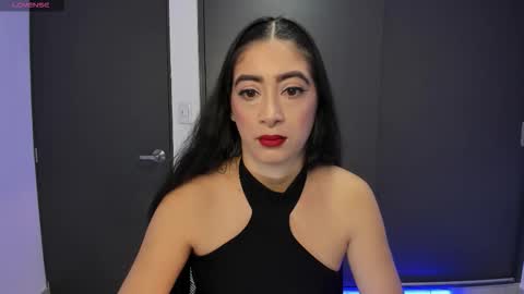Snapshot of aandreamartinez1 chatting on 10-31-25, 02:45 andrea online show from 10-31-25, 02:45
