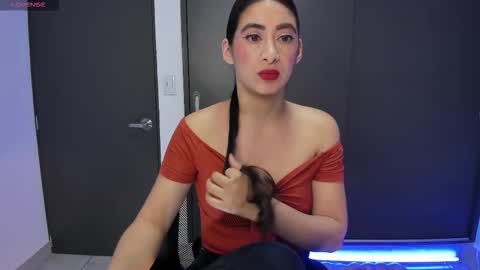 Snapshot of aandreamartinez1 chatting on 11-09-25, 02:10 andrea online show from 11-09-25, 02:10