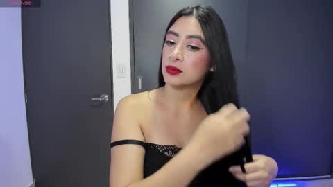 Snapshot of aandreamartinez1 chatting on 11-23-25, 02:00 andrea online show from 11-23-25, 02:00