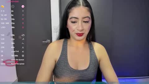 Snapshot of aandreamartinez1 chatting on 11-23-25, 11:04 andrea online show from 11-23-25, 11:04