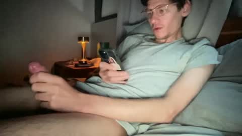 Snapshot of aandyf chatting on 07-08-26, 12:53 Andy online show from 07-08-26, 12:53