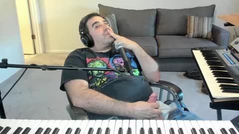 Snapshot of aaroleplayer chatting on 05-12-26, 10:51 Aaron online show from 05-12-26, 10:51