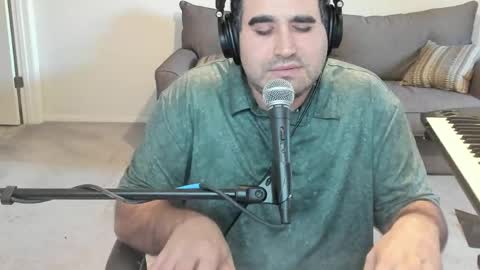 Snapshot of aaroleplayer chatting on 06-04-26, 11:44 Aaron online show from 06-04-26, 11:44