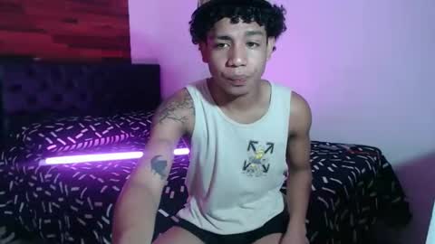 Snapshot of aarom_ chatting on 04-17-26, 11:52 aarom online show from 04-17-26, 11:52