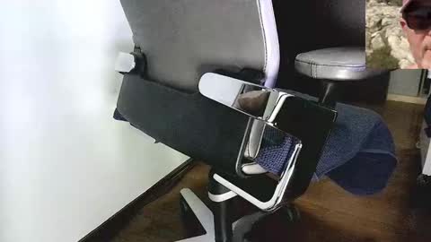 Snapshot of aaron1_show chatting on 03-05-25, 05:50 Aaron online show from 03-05-25, 05:50