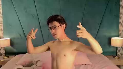 Aaron Ezequiel online show from 09-09-25, 09:47