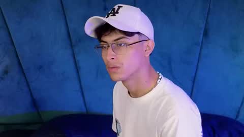 Aaron Ezequiel online show from 09-28-25, 09:09