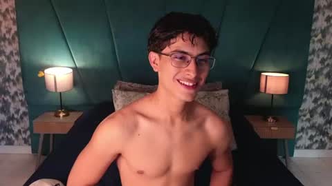 Aaron Ezequiel online show from 06-17-26, 07:59