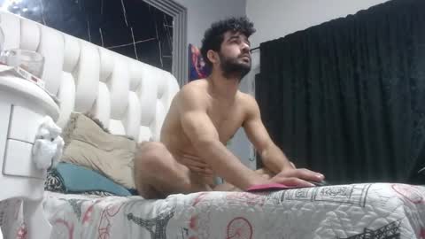 aaron_jones_1 online show from 05-19-26, 04:30