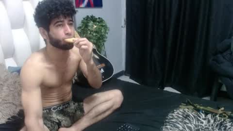 aaron_jones_1 online show from 05-28-26, 06:32