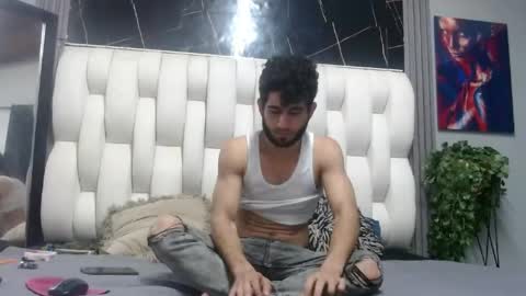 aaron_jones_1 online show from 05-31-26, 05:59