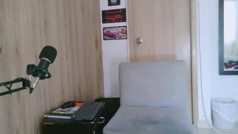 Snapshot of aaron_kwok28 chatting on 02-17-26, 10:38 Aaron kwok online show from 02-17-26, 10:38