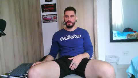 Snapshot of aaron_kwok28 chatting on 02-25-26, 10:08 Aaron kwok online show from 02-25-26, 10:08