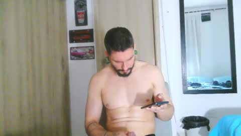 Snapshot of aaron_kwok28 chatting on 03-01-26, 12:23 Aaron kwok online show from 03-01-26, 12:23